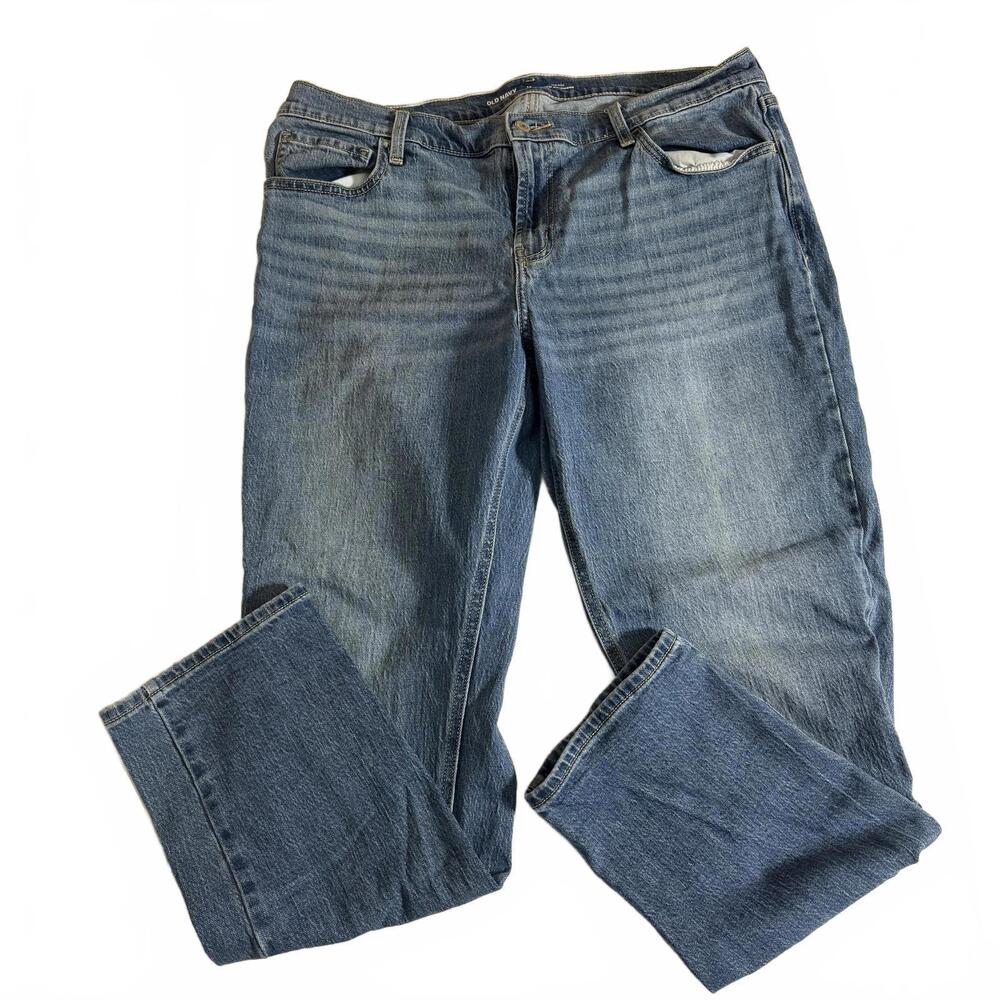 Old Navy Boyfriend Jeans Wms SZ 14.  Lightly distressed. Y2K. Mom Jean.